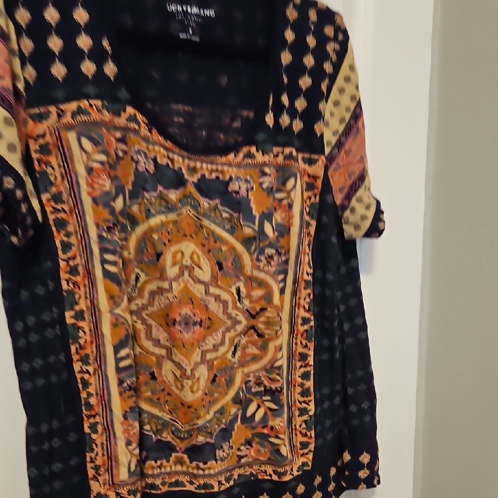 Lucky Brand Graphic Black and Gold Short Sleeve Blouse
